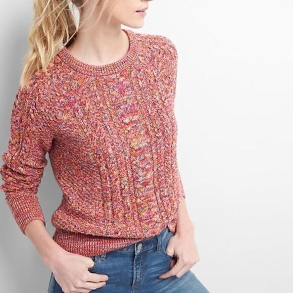 NWOT. GAP cable knit warm and cozy sweater - Picture 3 of 5